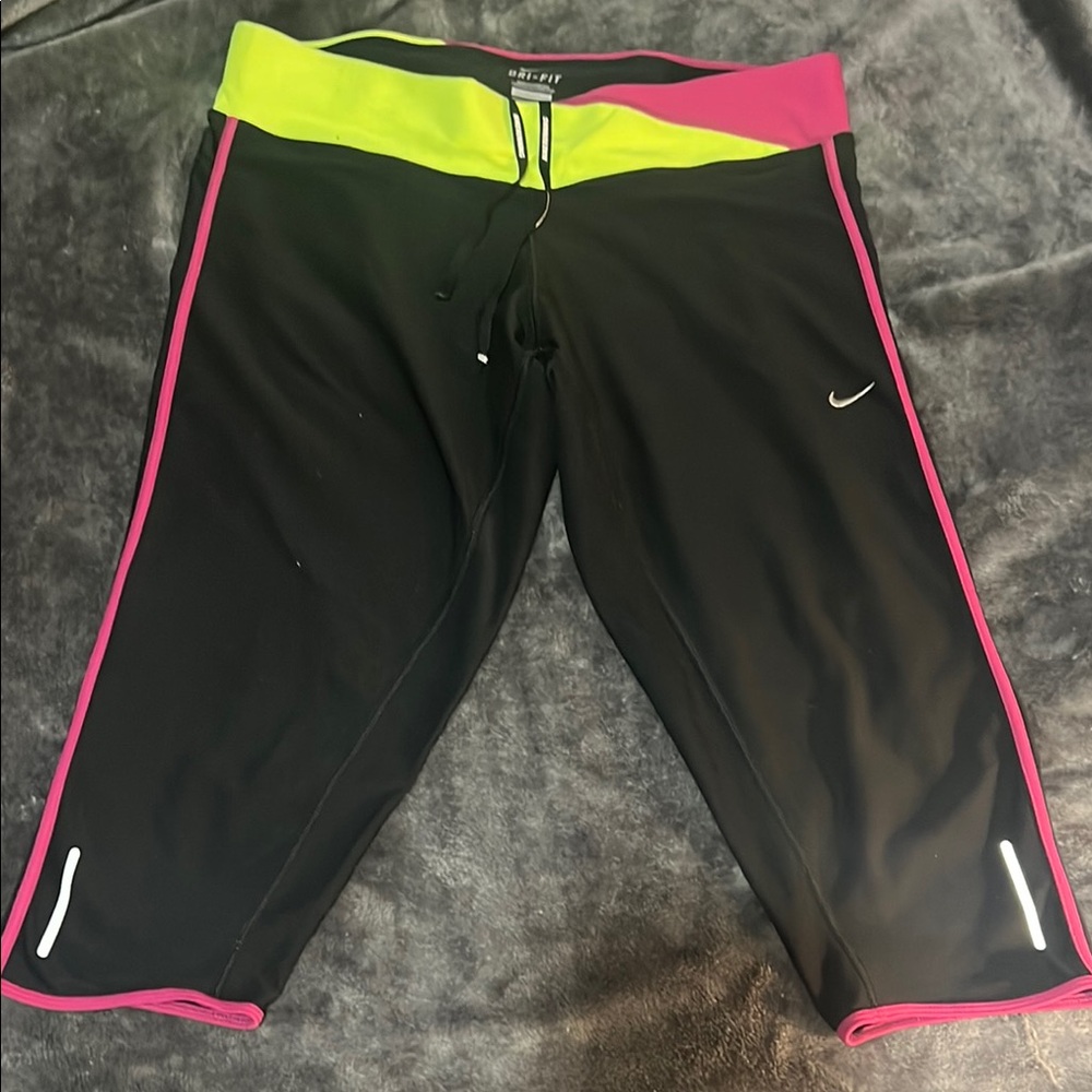 Nike Black and Pink Athletic Leggings - Picture 1 of 10